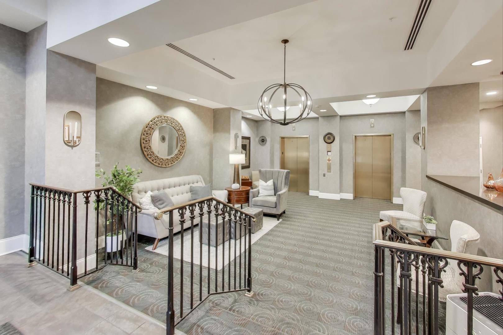 Arlington Heights, IL 60005,44 N VAIL AVE #513