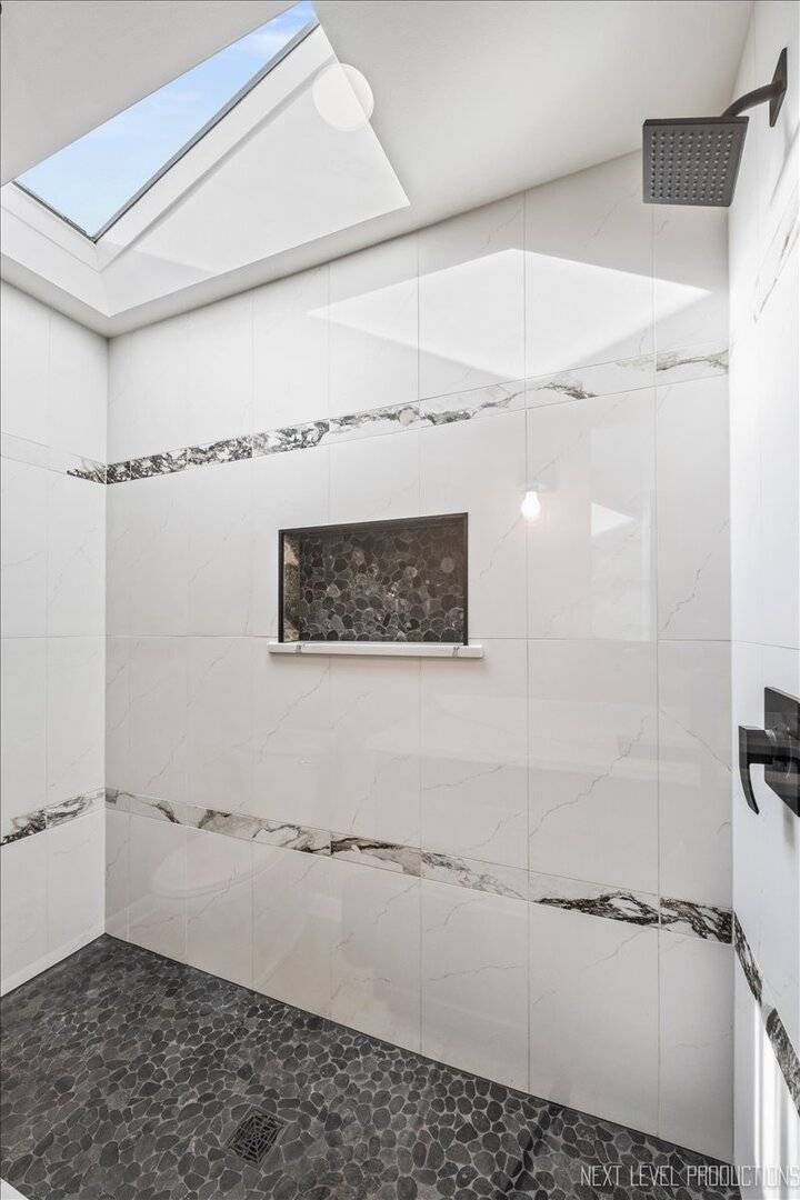 Aurora, IL 60506,522 Kingsway DR