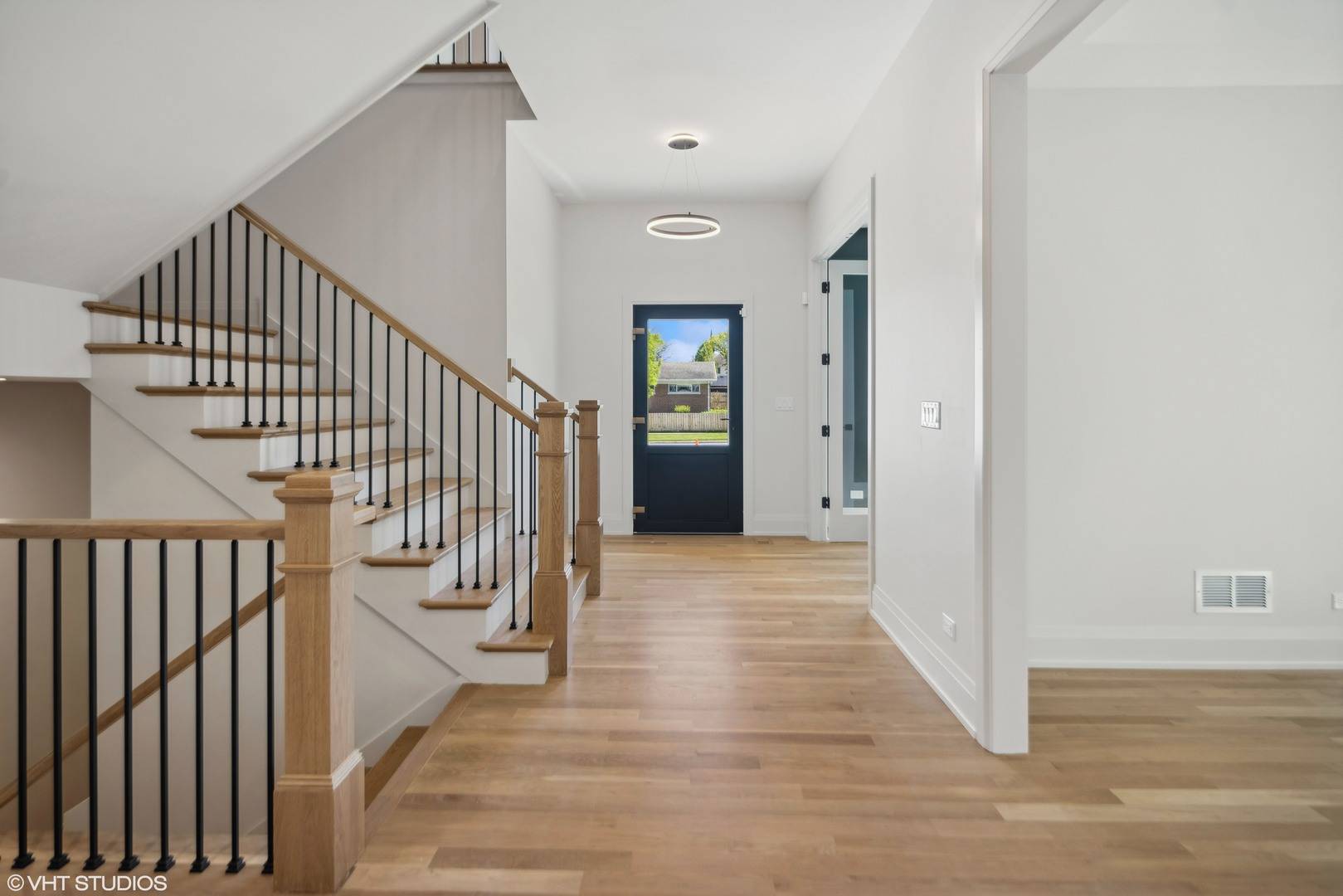 Elmhurst, IL 60126,286 N Indiana AVE