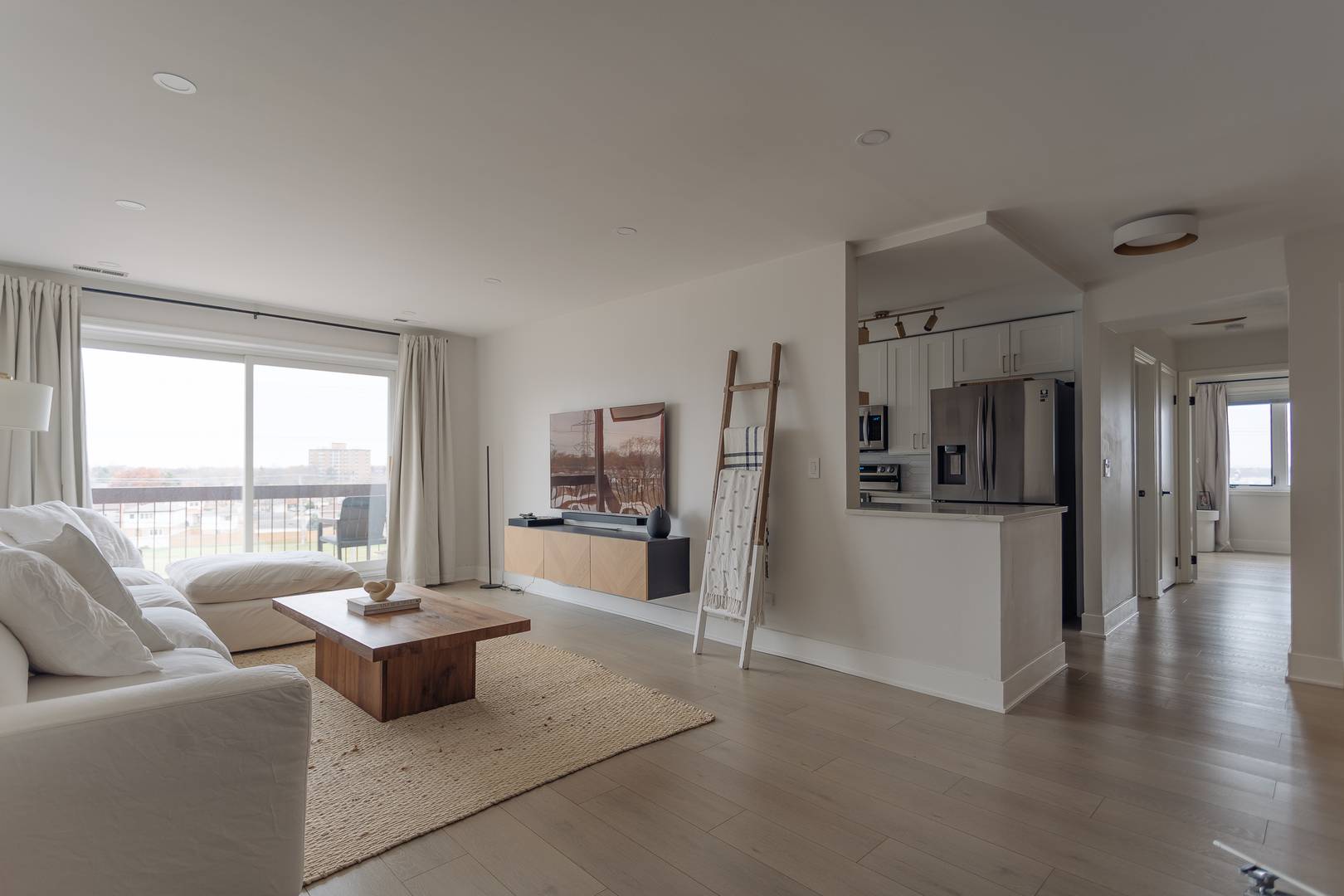 Niles, IL 60714,8100 W Foster LN #508