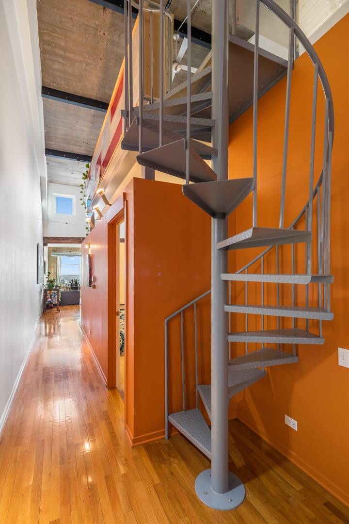 Chicago, IL 60661,333 S Desplaines ST #711