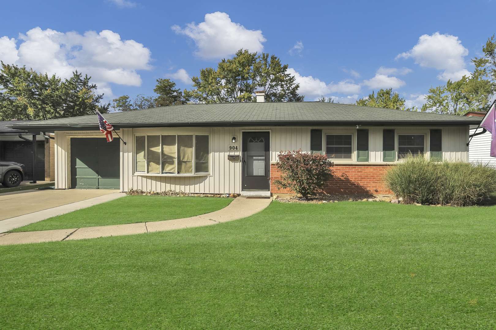 Wheeling, IL 60090,904 Woodland DR