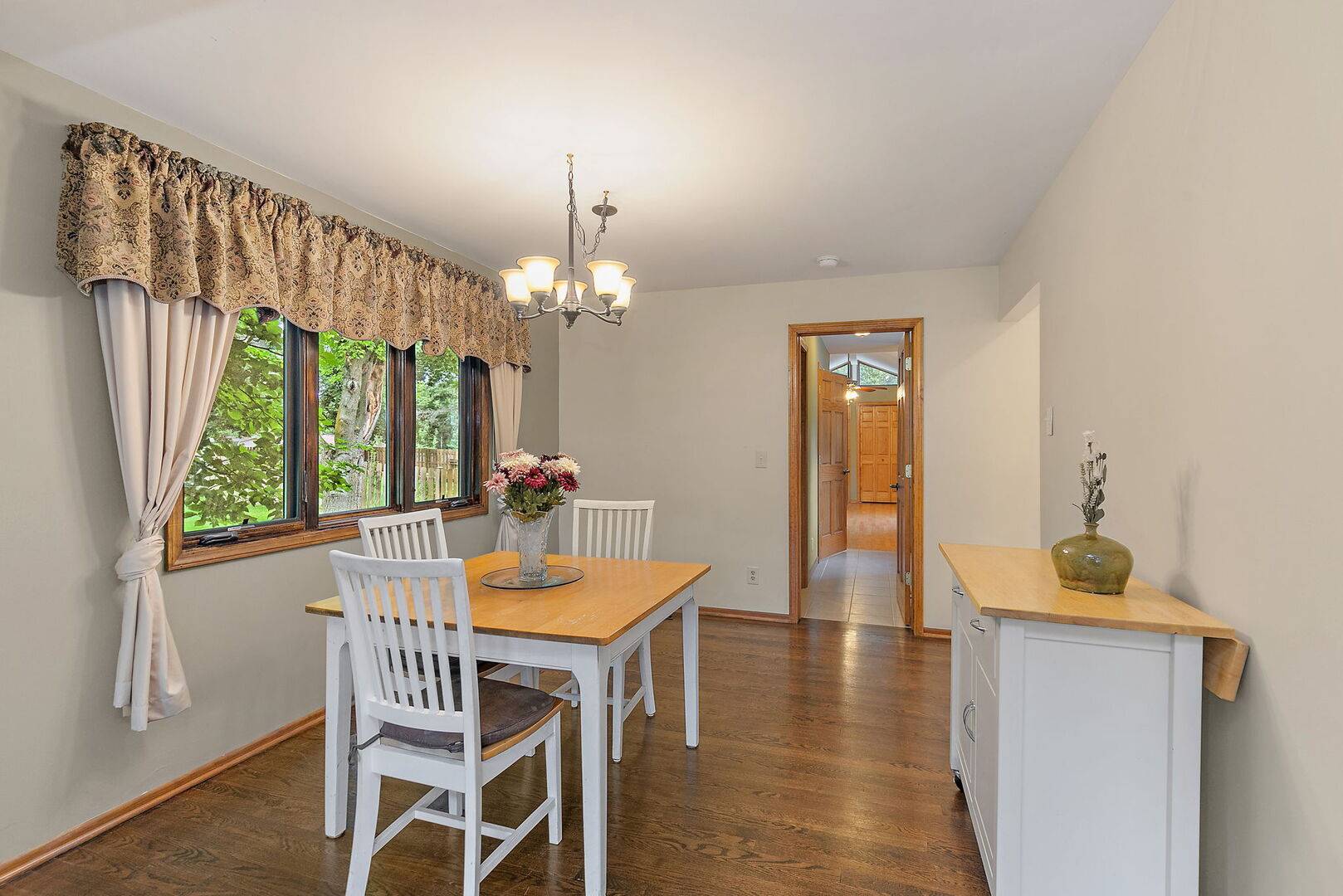 Crystal Lake, IL 60012,2916 Skyline DR