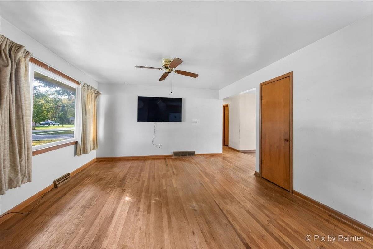 Sugar Grove, IL 60554,175 Calkins DR