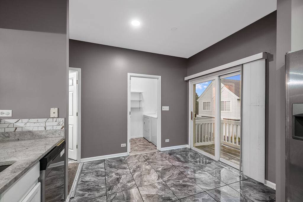 Elgin, IL 60123,2452 Daybreak CT #2452