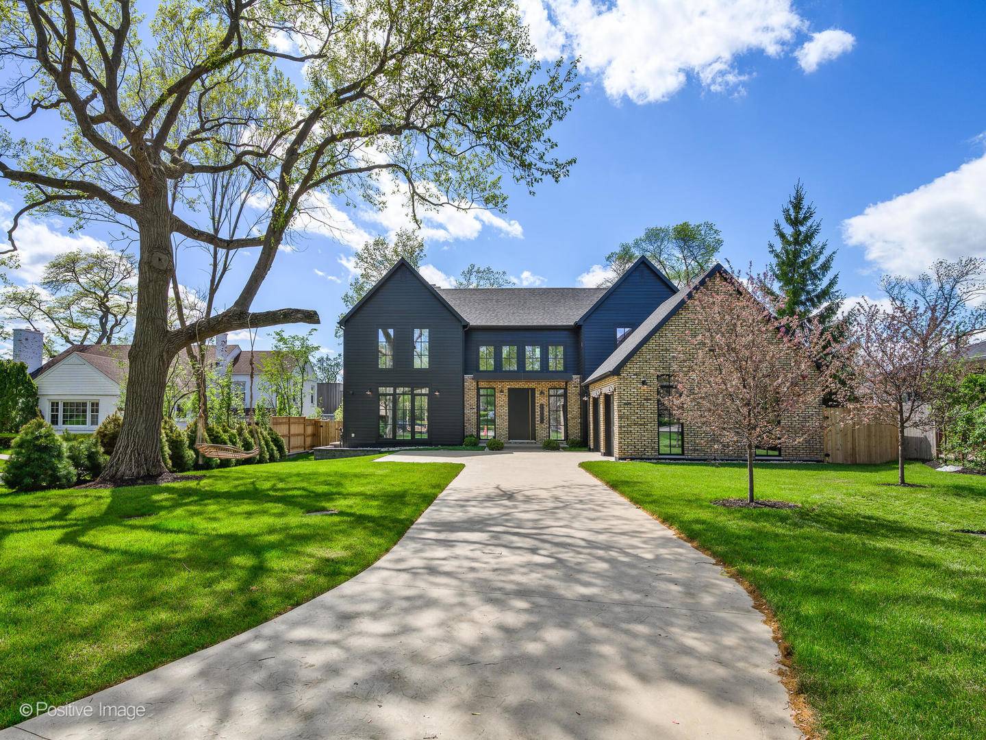 Glencoe, IL 60022,1180 Oak Ridge DR