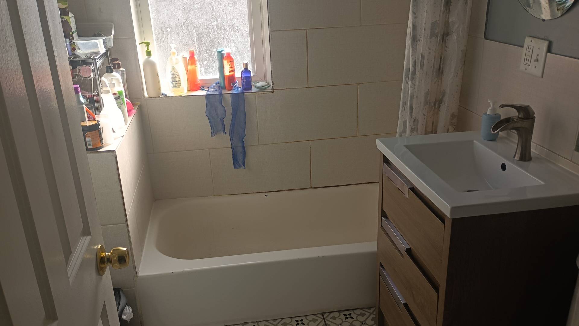 Chicago, IL 60624,644 N Trumbull AVE