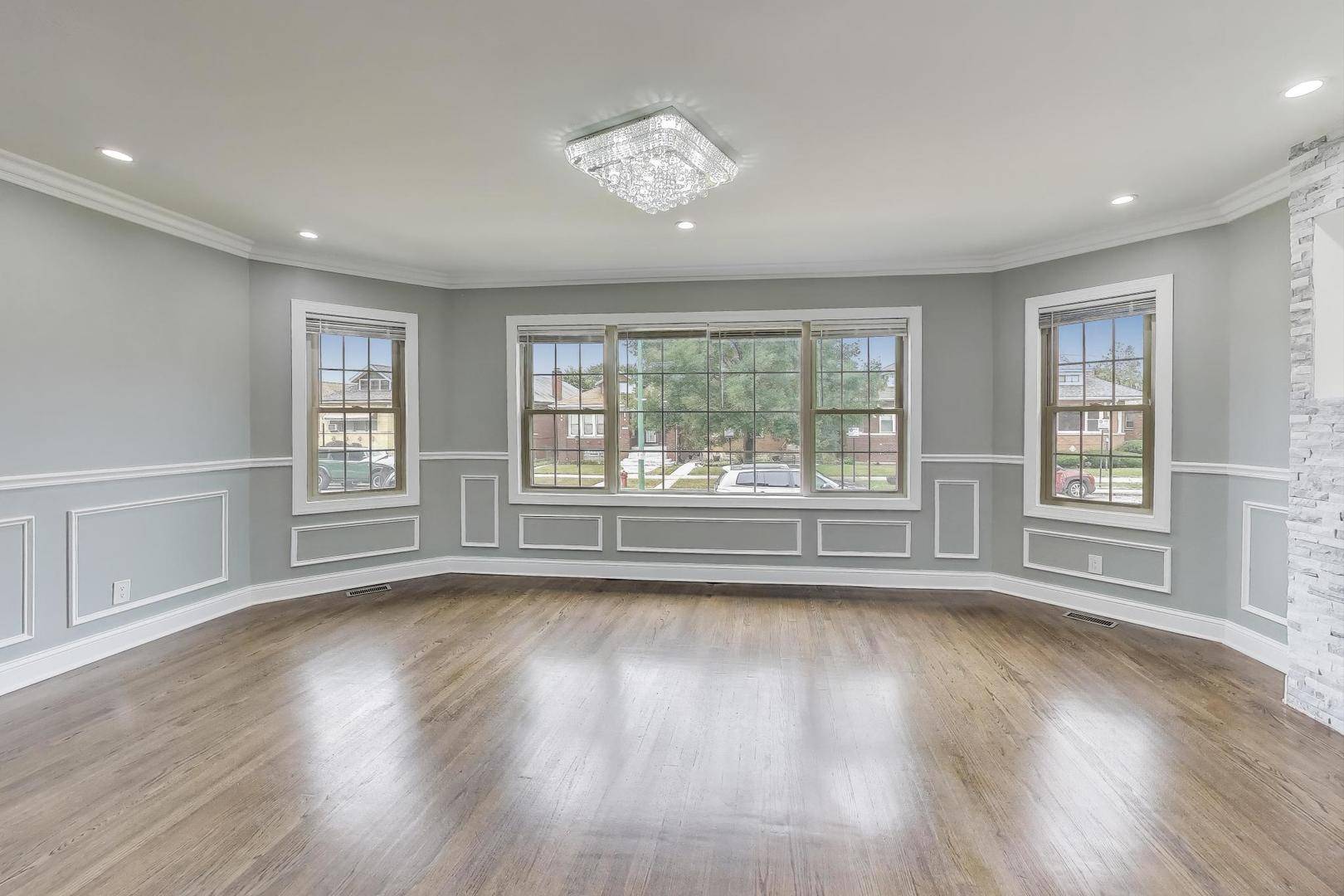 Chicago, IL 60628,10229 S Calumet AVE