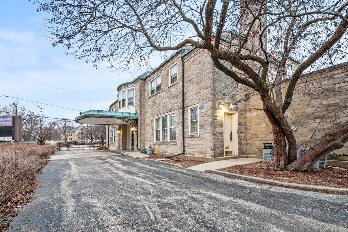 Joliet, IL 60435,Address not disclosed