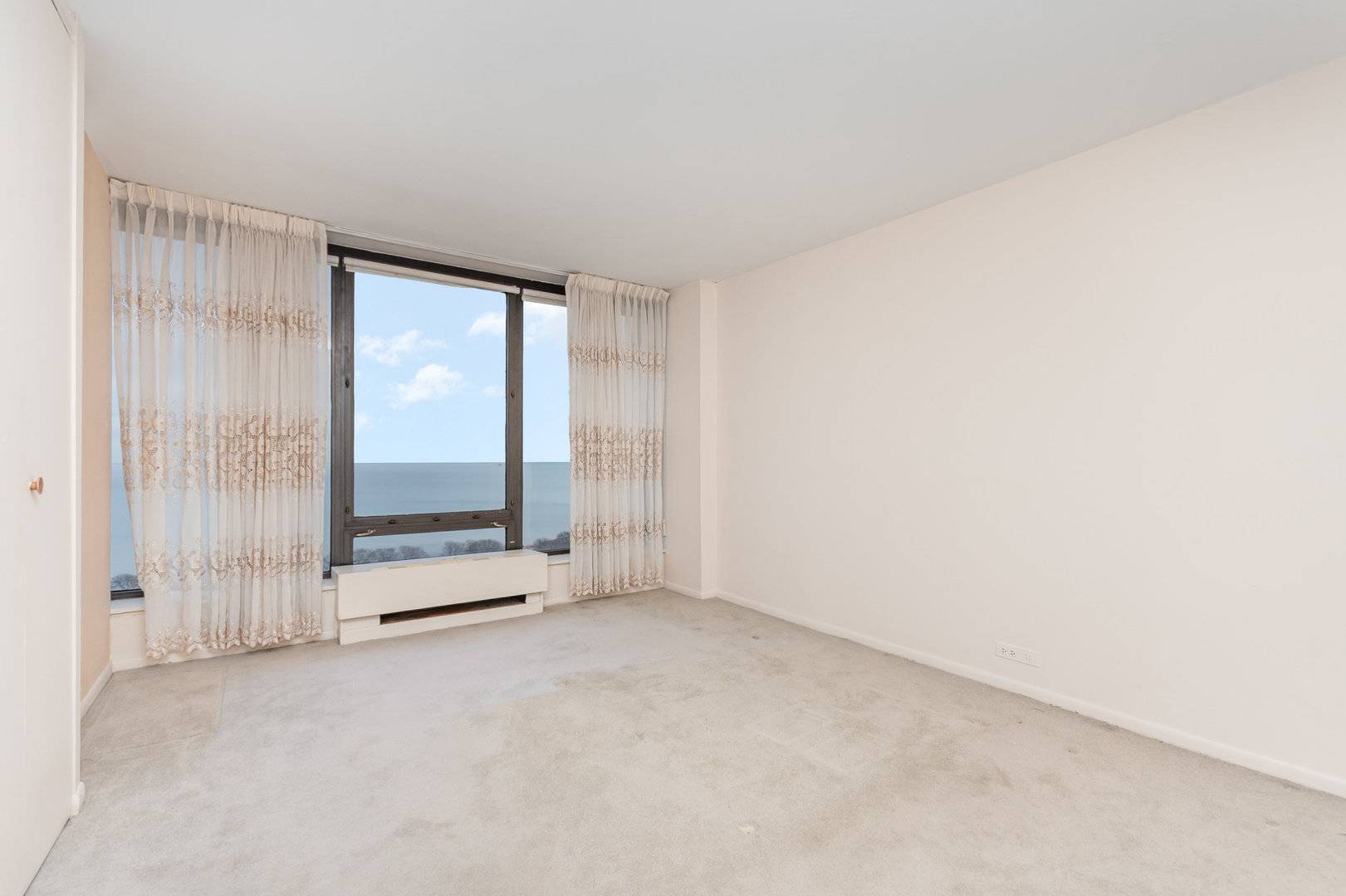 Chicago, IL 60640,5445 N Sheridan RD #2306