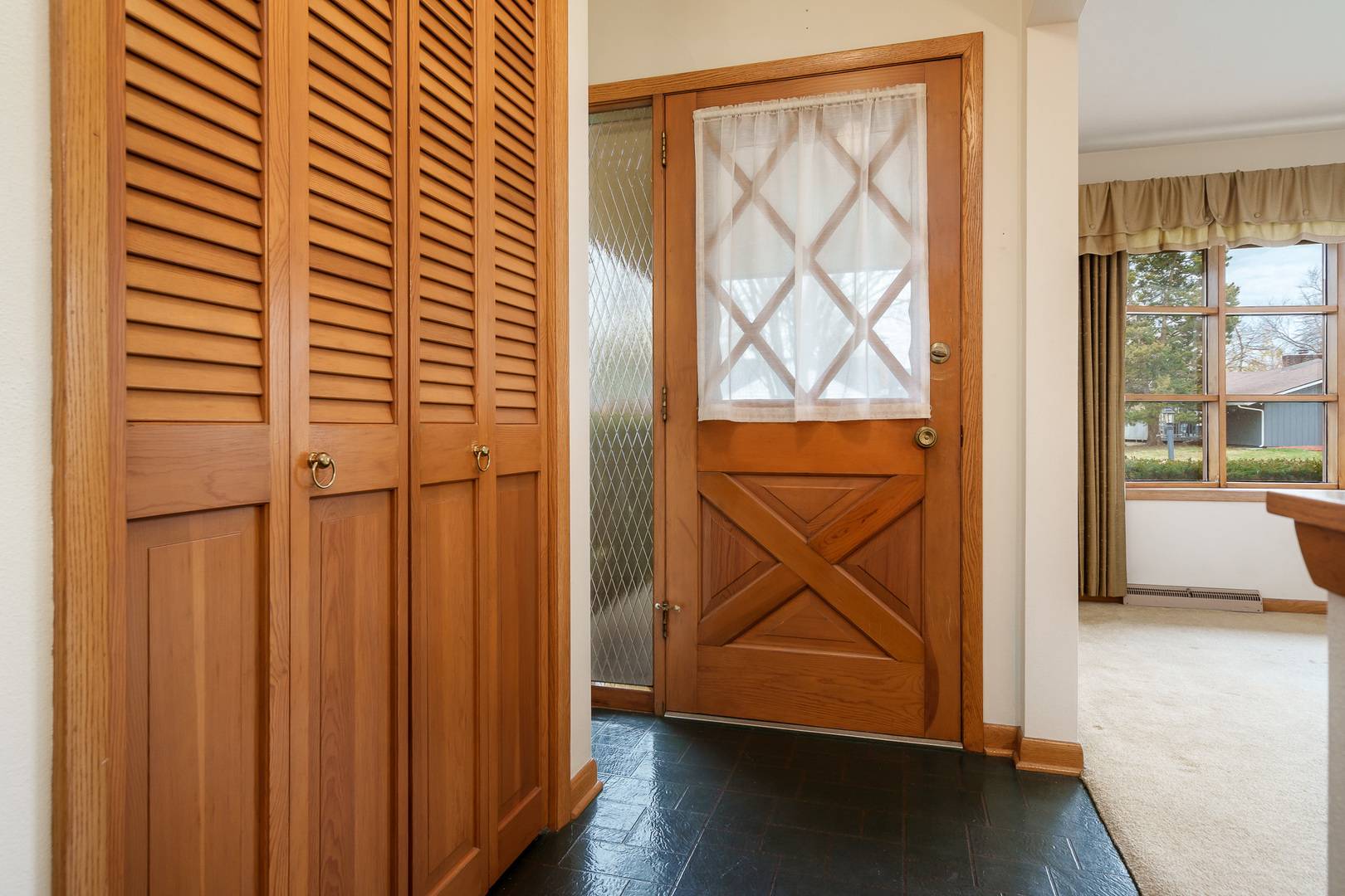 Rockford, IL 61114,5802 CLARENDON DR