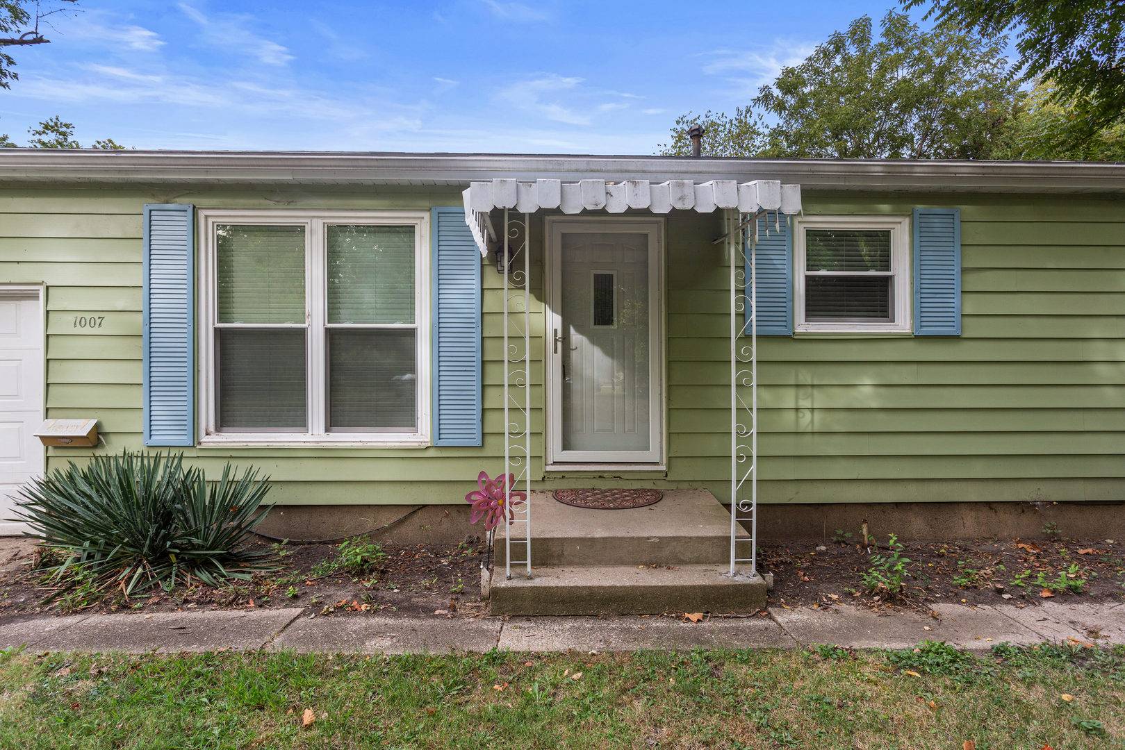 Urbana, IL 61802,1007 Rainbow View