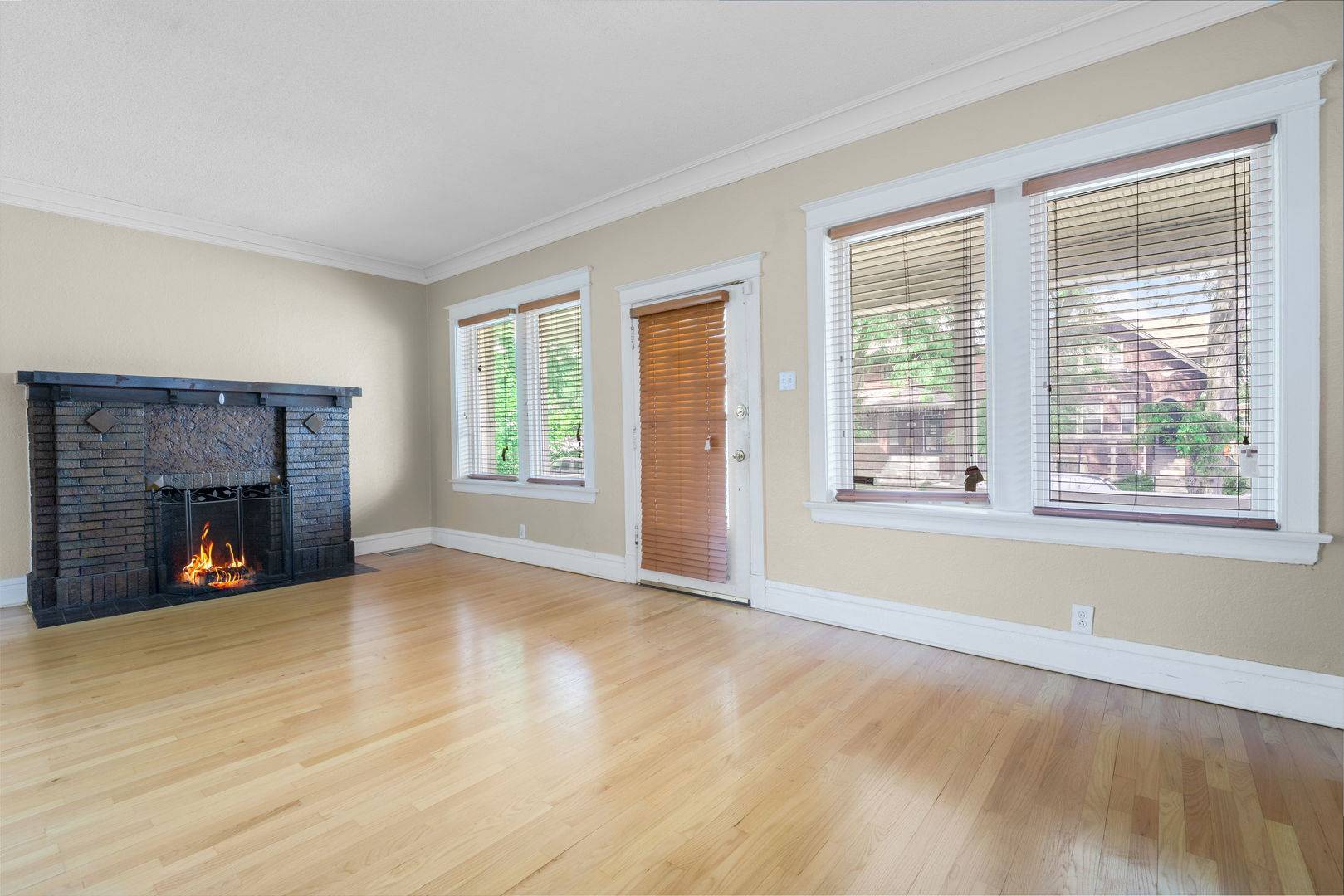 Chicago, IL 60649,7545 S Ridgeland AVE