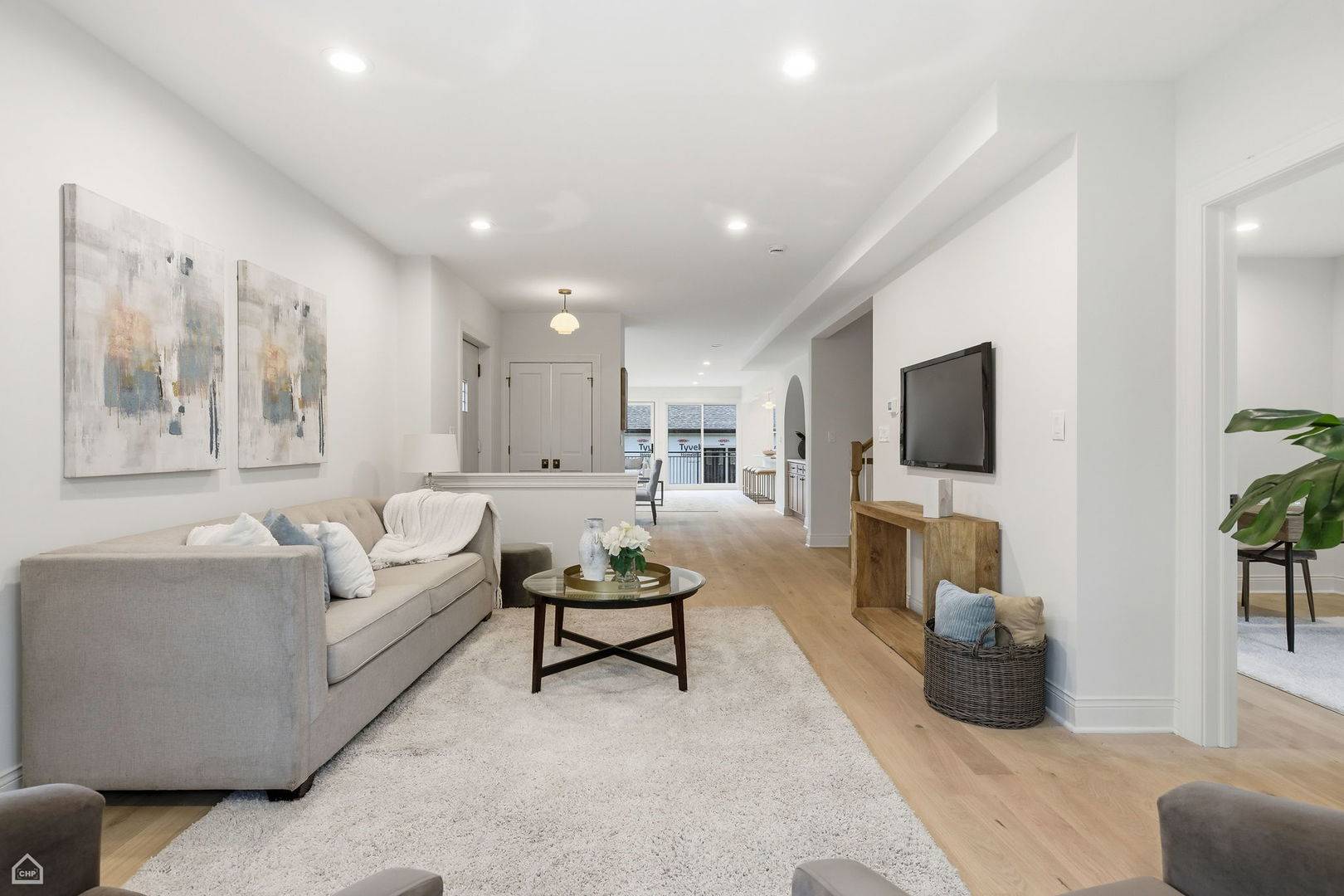 Chicago, IL 60625,Address not disclosed