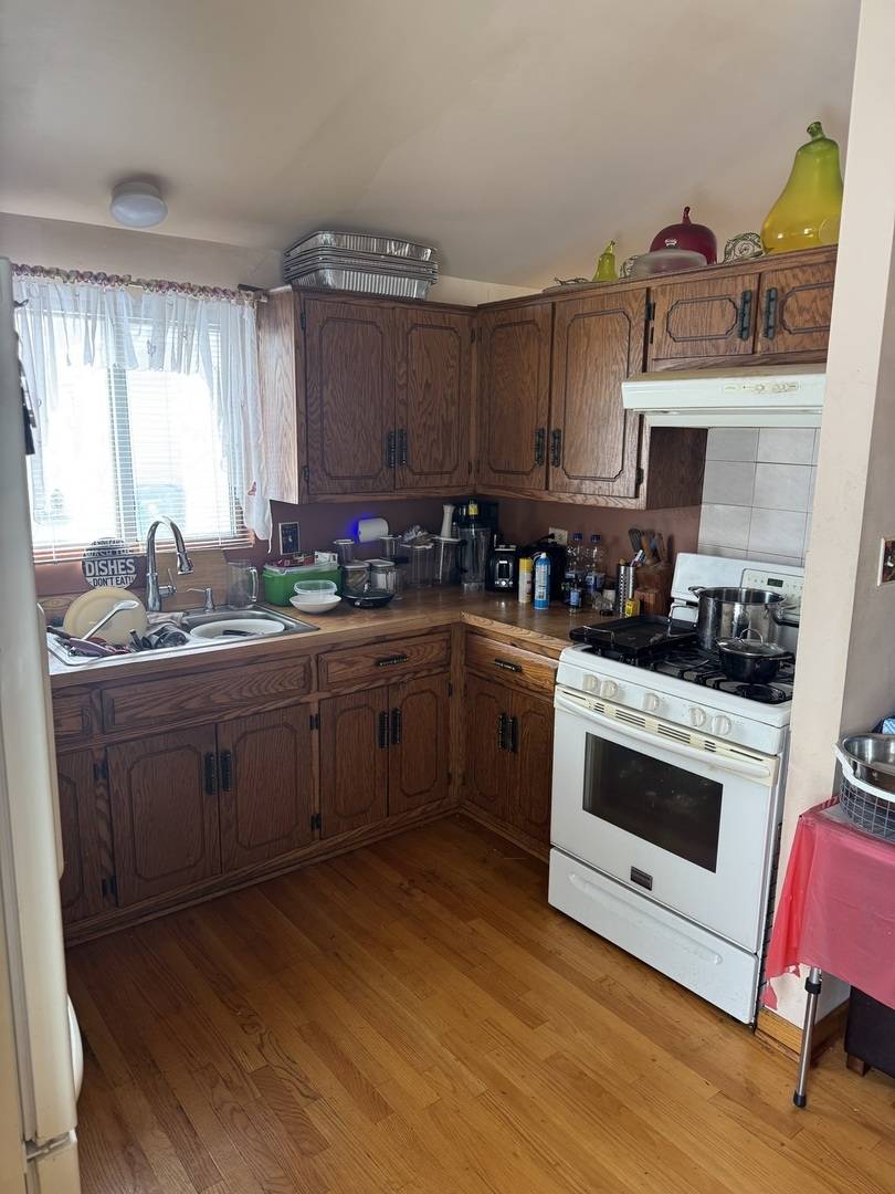 Matteson, IL 60443,5728 Woodgate DR