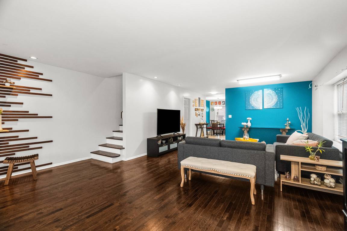 Evanston, IL 60201,1811 Lyons ST