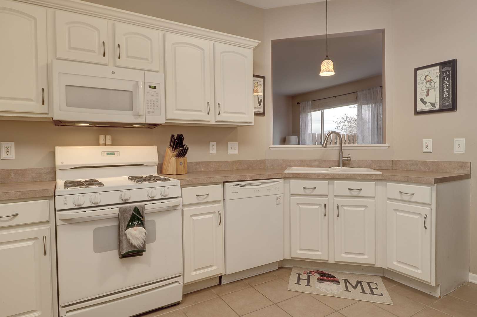 Romeoville, IL 60446,1811 S Wentworth CIR