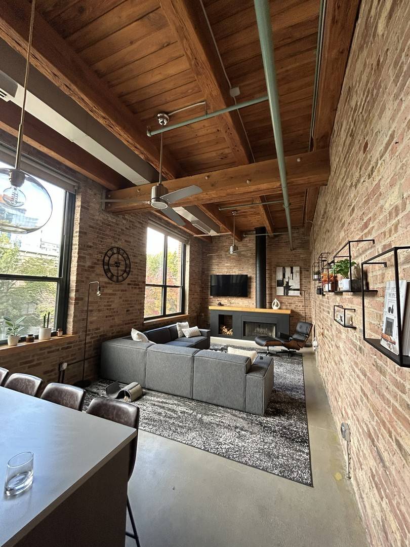 Chicago, IL 60616,1727 S Indiana AVE #201