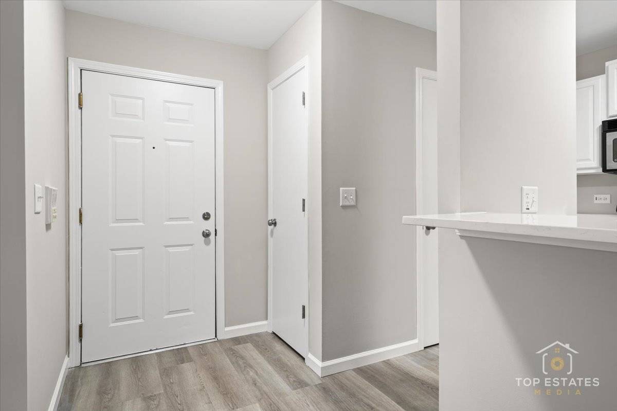 Woodstock, IL 60098,360 Leah LN #1G