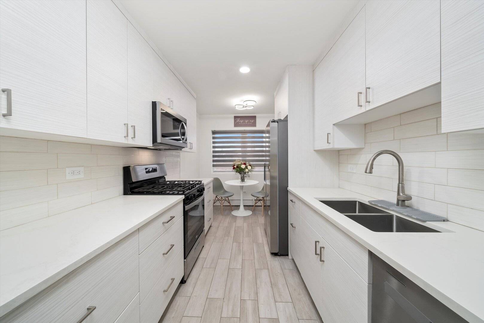 Oak Park, IL 60302,415 S Maple AVE #202