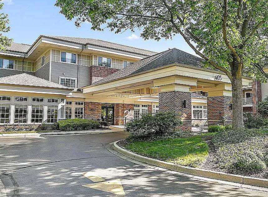 East Dundee, IL 60118,605 Barrington AVE #216