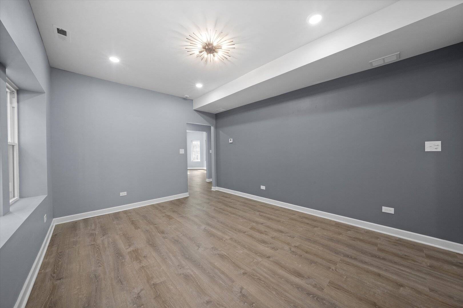 Chicago, IL 60649,7716 S Kingston AVE