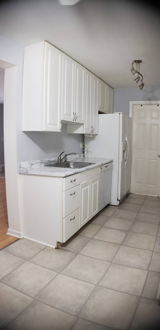 Vernon Hills, IL 60061,354 Creekside DR