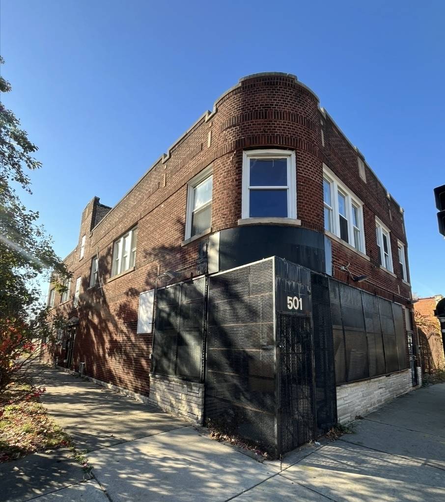 Chicago, IL 60628,501 W 111th ST