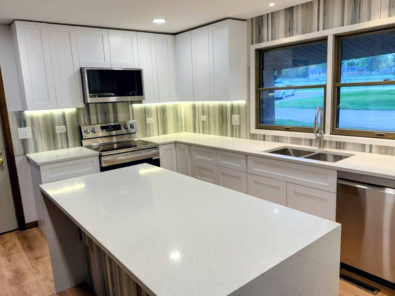 Lake Barrington, IL 60010,27996 W Roberts RD