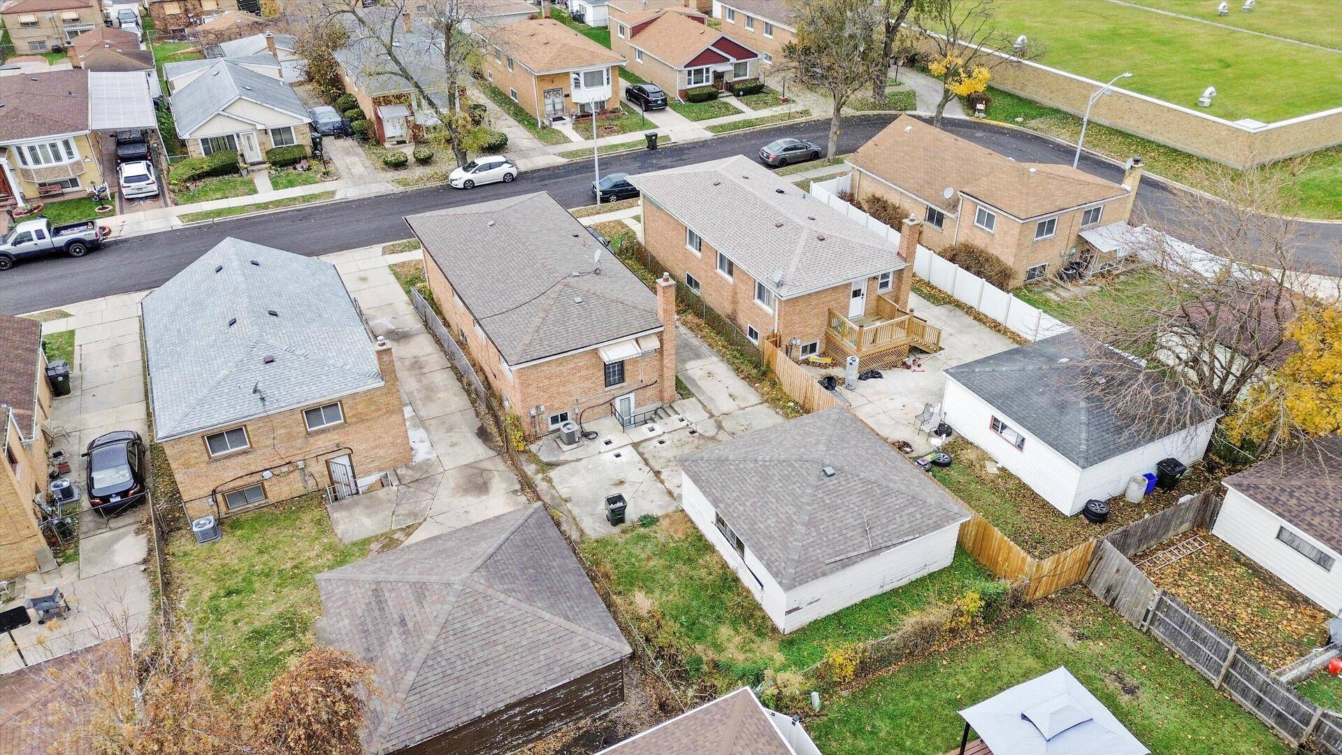 Bellwood, IL 60104,233 32nd AVE