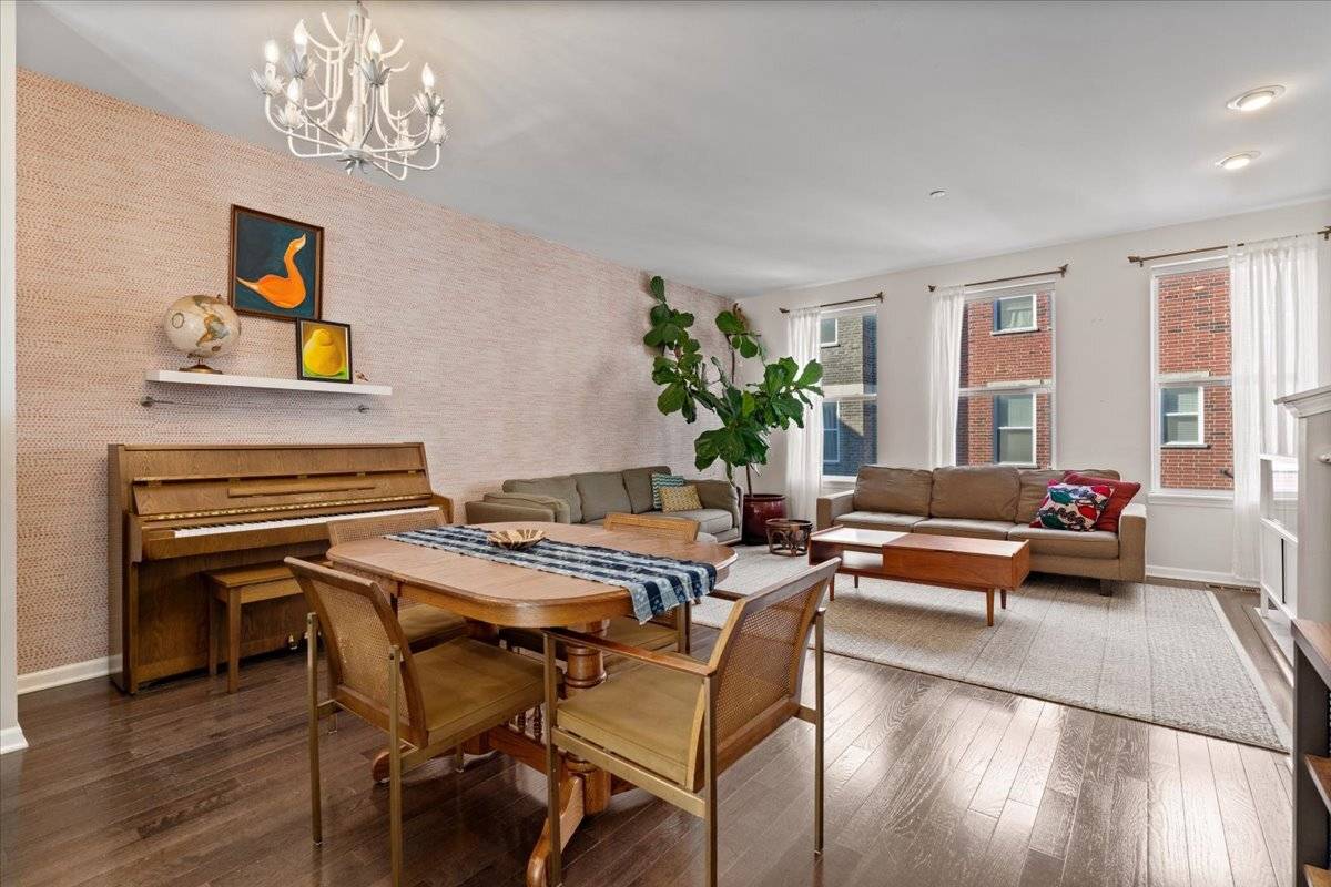 Chicago, IL 60653,4647 S Lake Park AVE #D