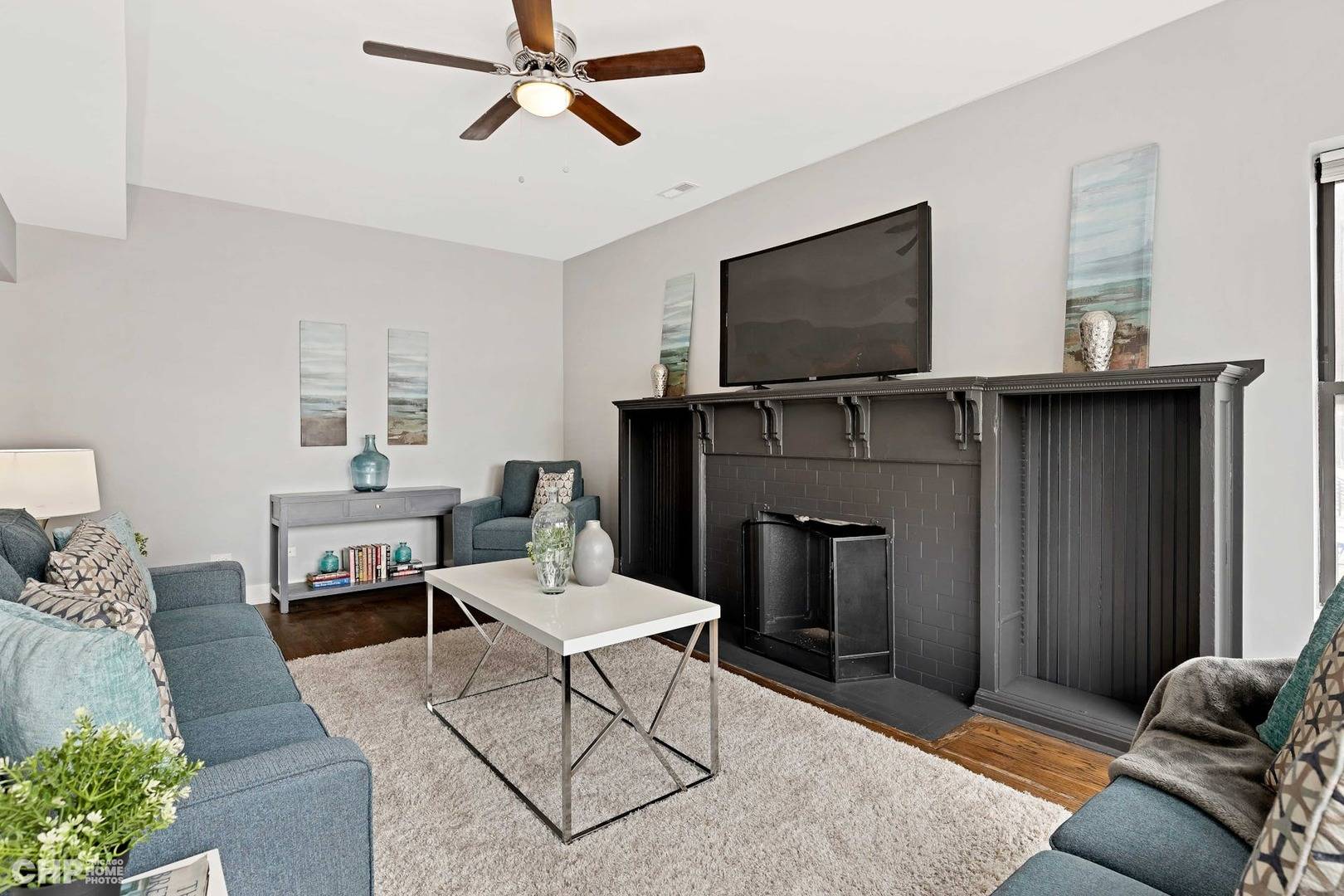 Chicago, IL 60653,414 E 44th ST #2