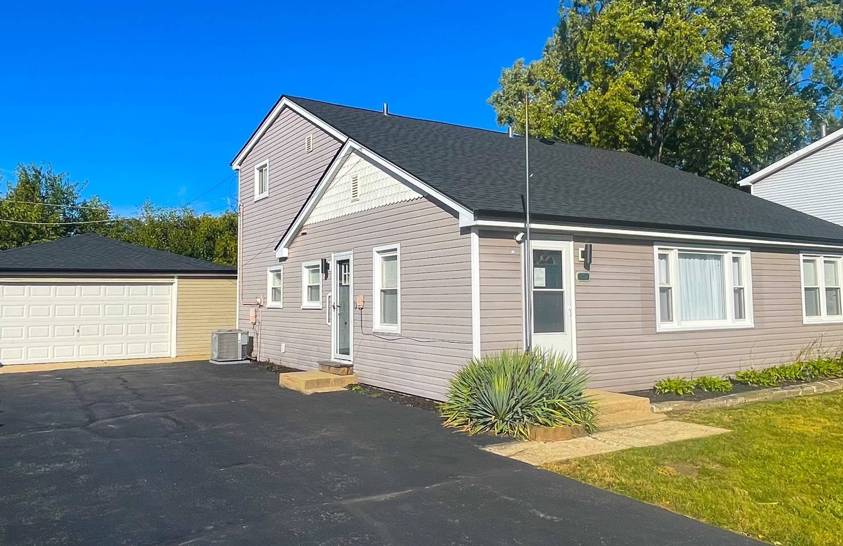 Oak Lawn, IL 60453,8738 Newland AVE