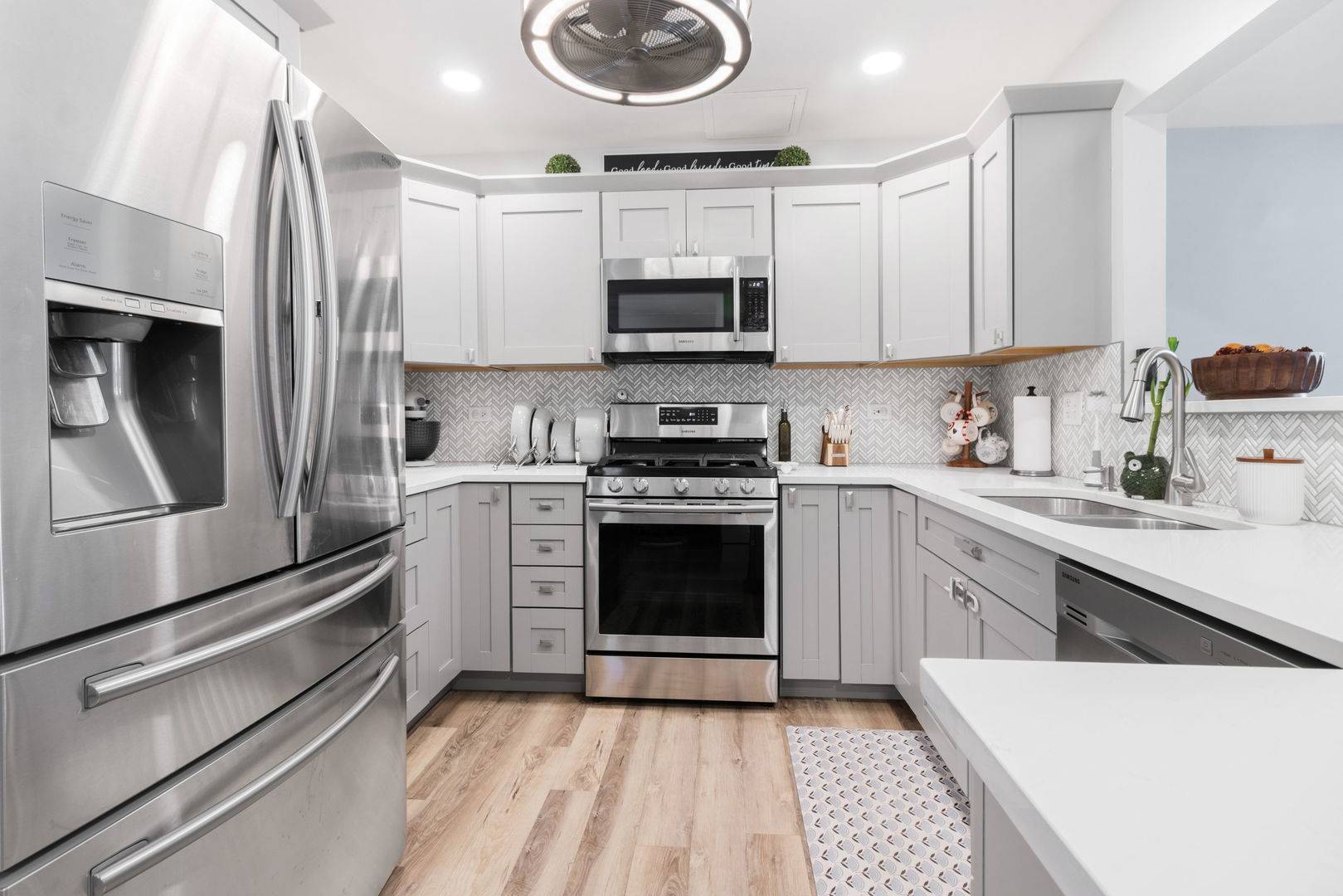 Aurora, IL 60504,986 Four Seasons BLVD