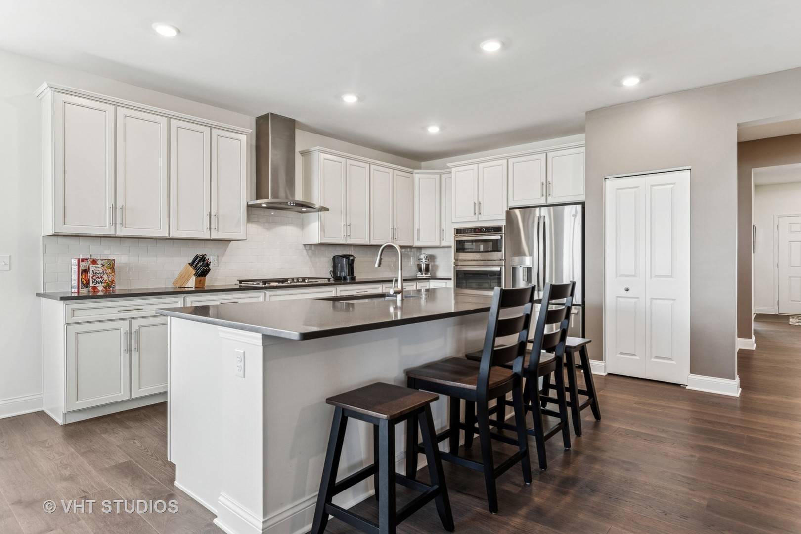 Yorkville, IL 60560,2096 Country Hills DR