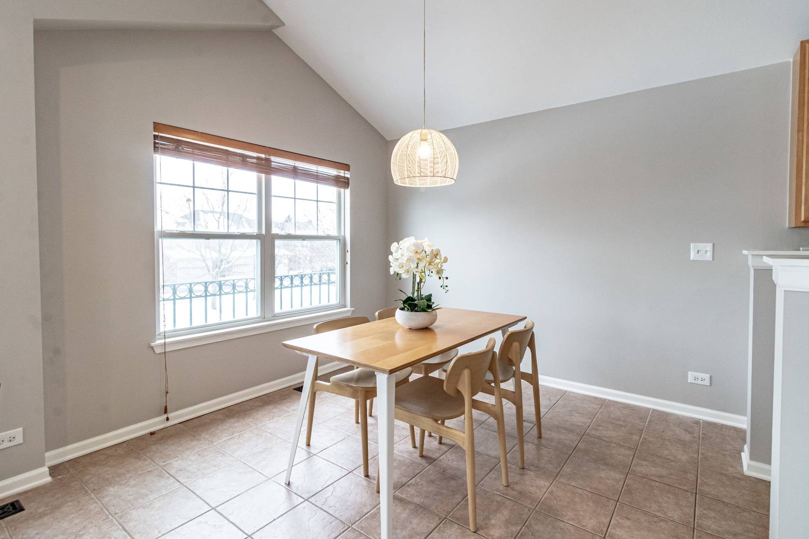 Vernon Hills, IL 60061,349 Pine Lake CIR