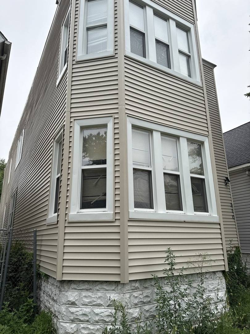 Chicago, IL 60628,310 W 105th ST