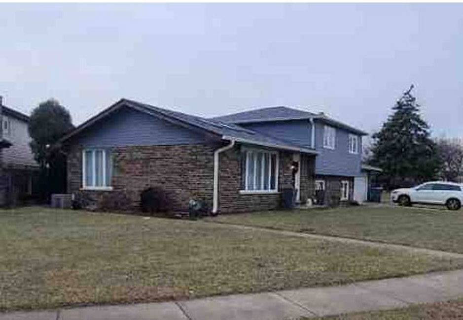 12818 S Blossom DR, Alsip, IL 60803
