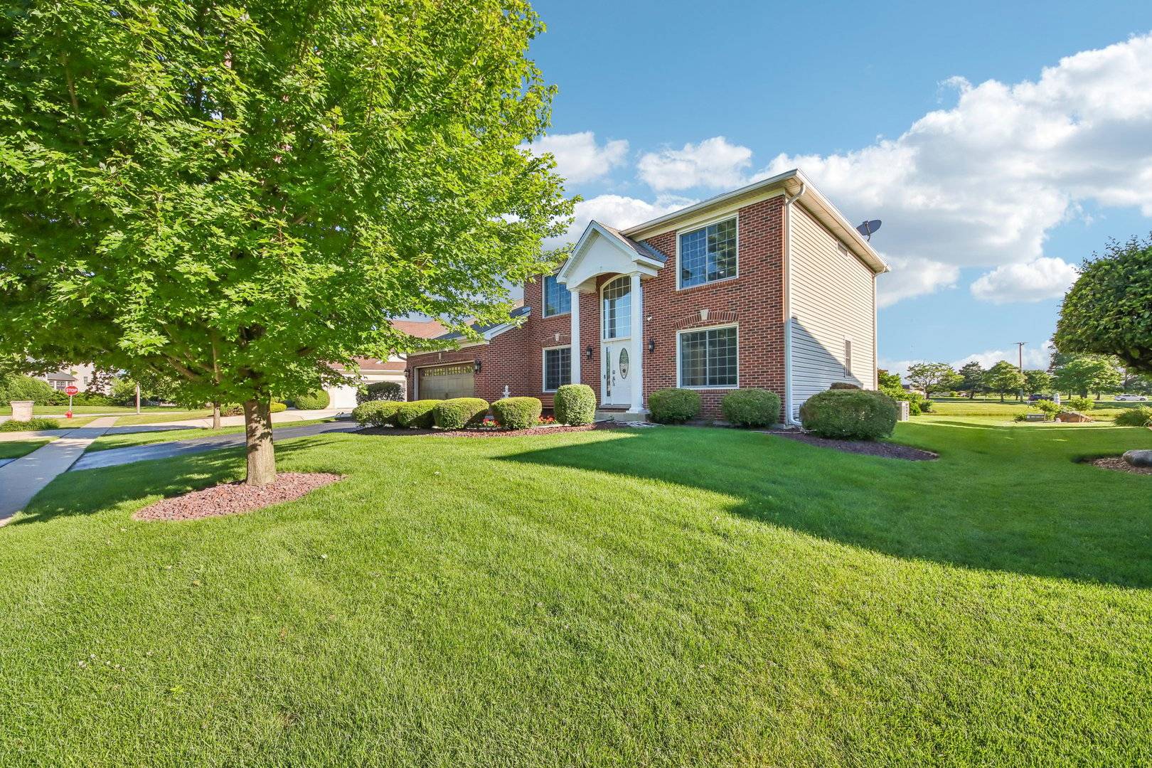 2302 Irvine LN, Plainfield, IL 60586