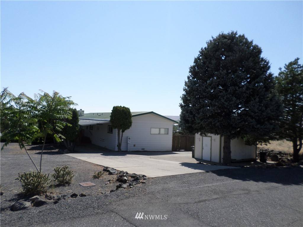 Soap Lake, WA 98851,323 Scenic DR