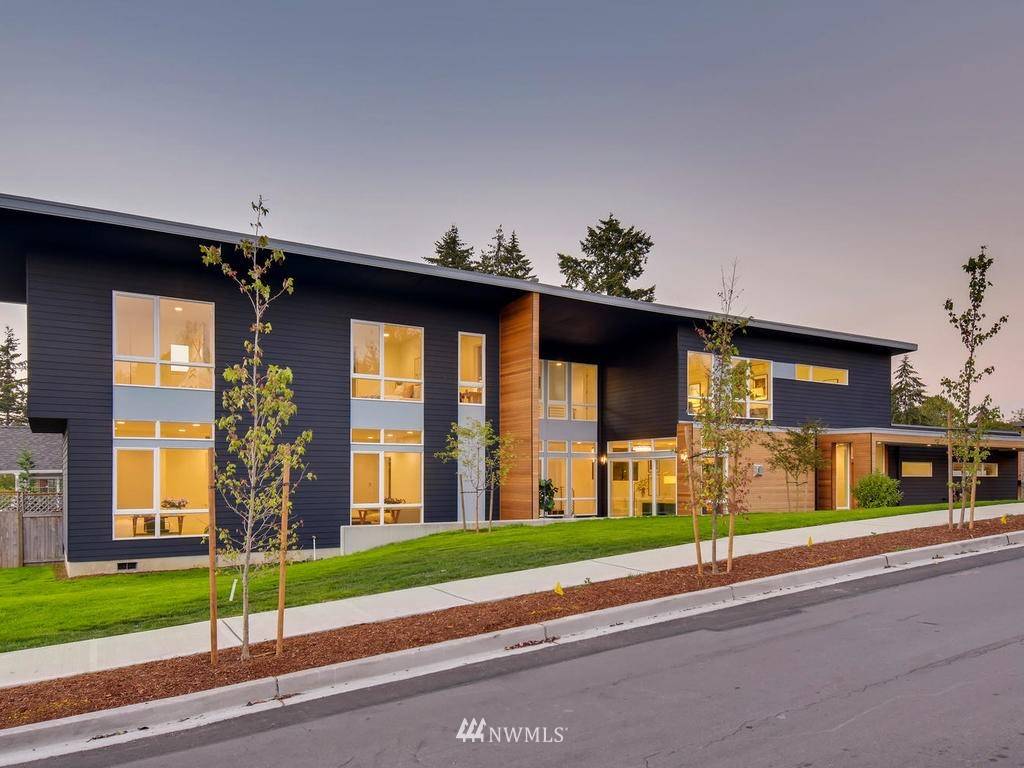 Kirkland, WA 98033,12 20th AVE