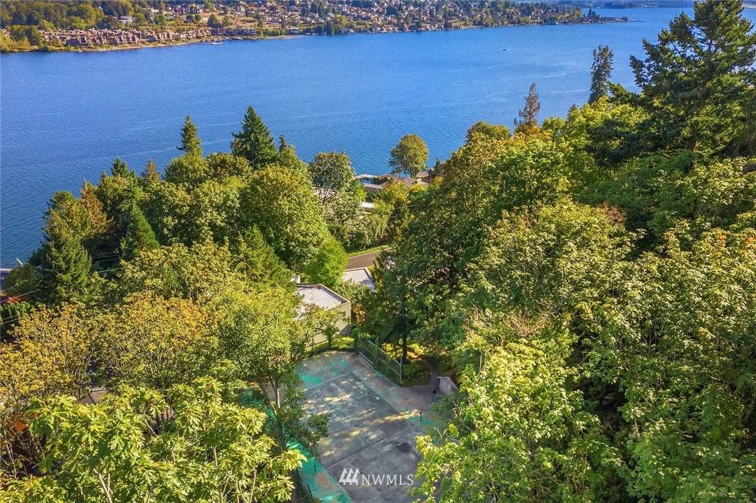 Mercer Island, WA 98040,7431 E Mercer WAY