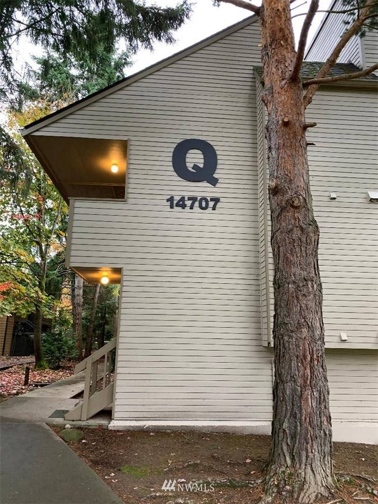 Bellevue, WA 98007,14707 NE 44th PL #Q-10