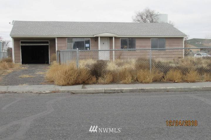 Moses Lake, WA 98837,1003 Larson BLVD