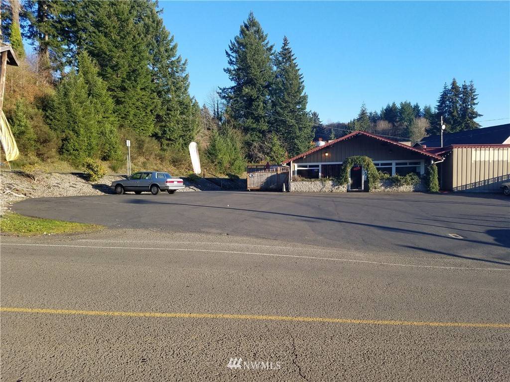 Cathlamet, WA 98612,380 Una AVE