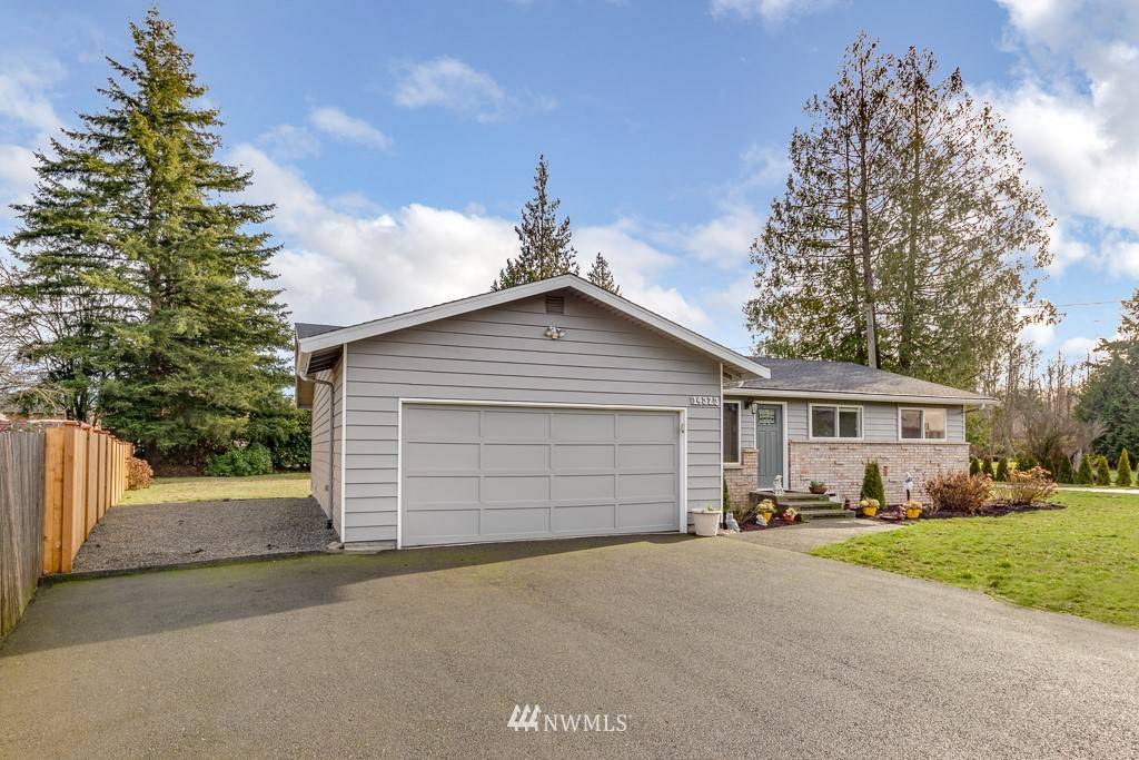 Lynnwood, WA 98087,14323 Meadow RD