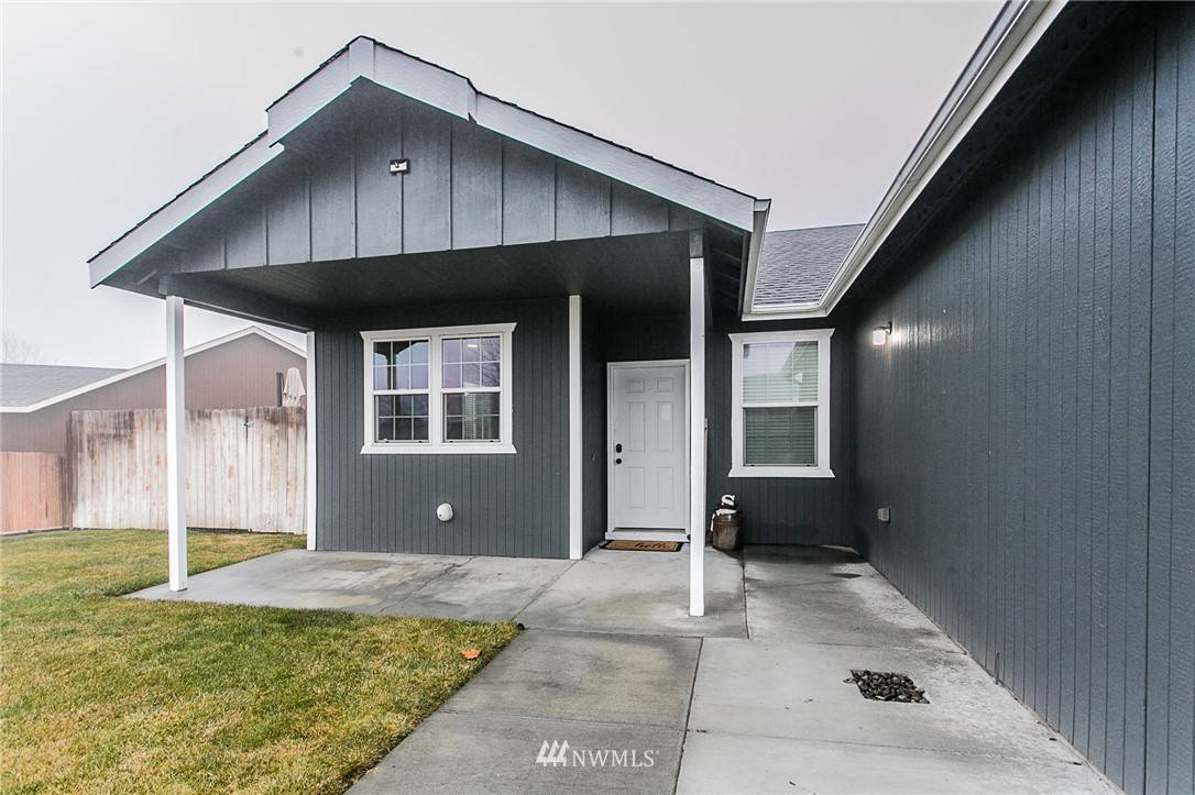 Moses Lake, WA 98837,1465 S Cougar DR