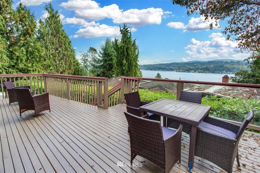 Mercer Island, WA 98040,6004 E Mercer WAY