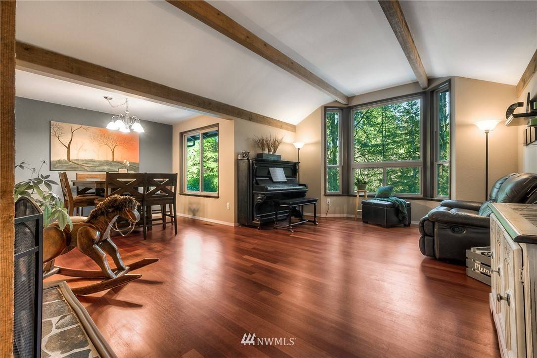 Issaquah, WA 98027,25215 SE Mirrormont WAY