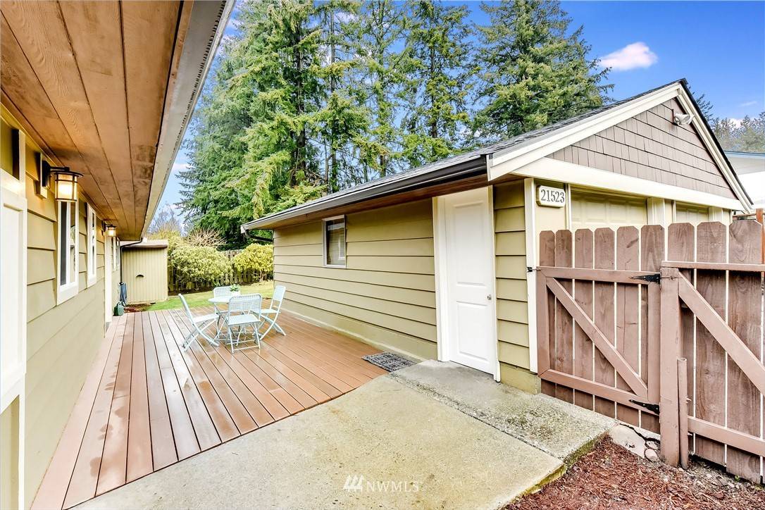 Edmonds, WA 98026,21523 86th AVE W